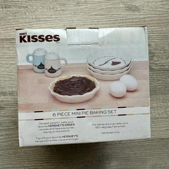 Kisses 6 PIECE MINI PIE BAKING SET - Picture 5 of 5